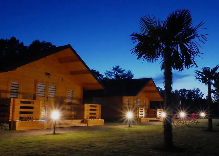 Paradise Pod Palmami בית נופש זאטור